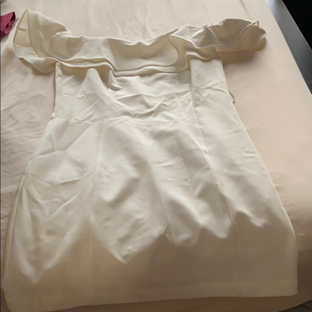 Cute white dress of the shoulders